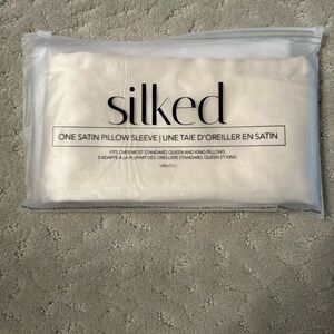 SILKED Satin Pillow Sleeve Light Tan/Cream